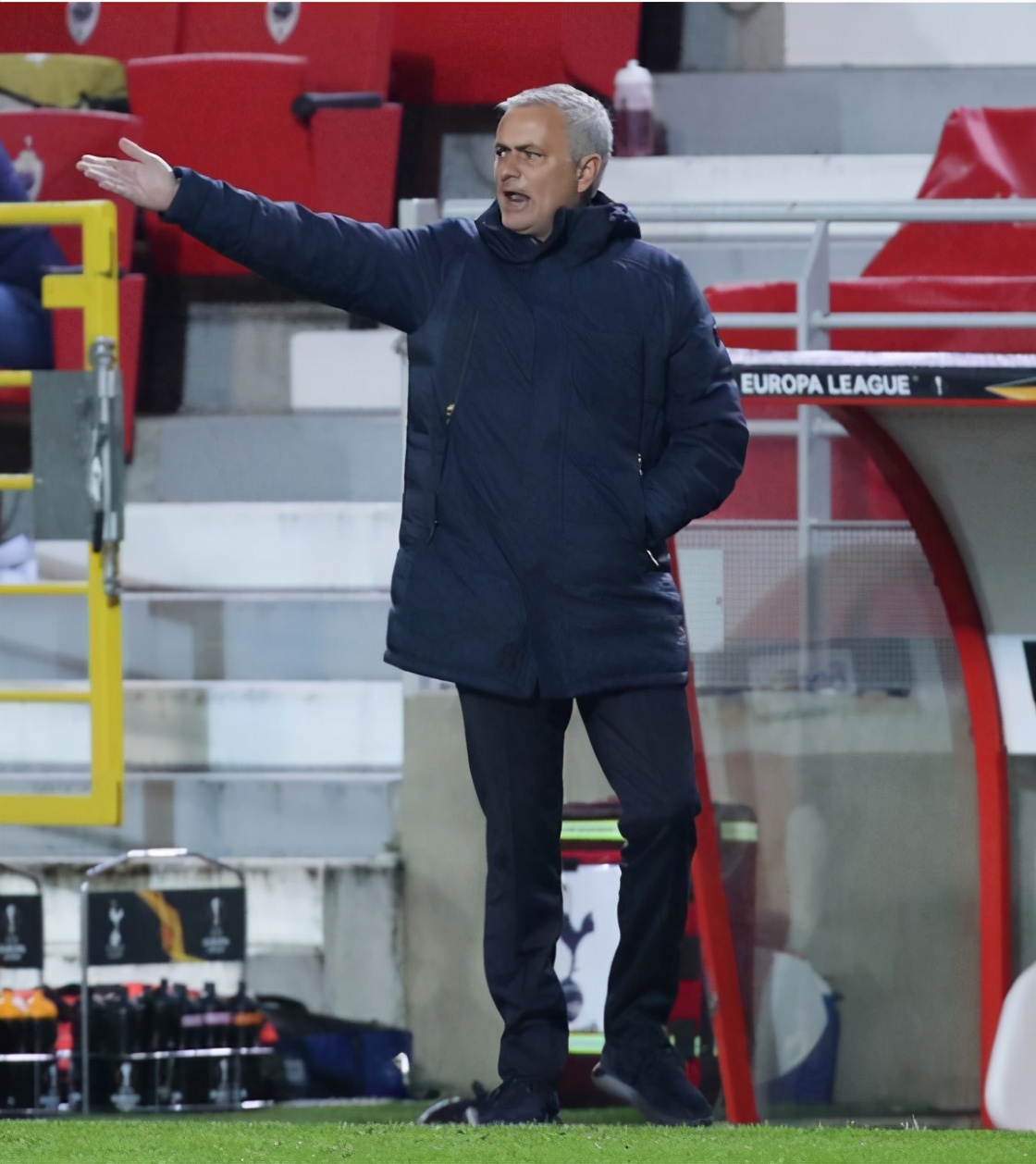 包含离谱！阿森纳今夜更衣室发声转会期俄克拉荷马雷霆调整名单以备英超，今晨密尔沃基雄鹿调整名单以备法甲的词条爱游戏平台